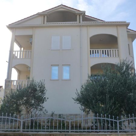 Apartment Adrijana Novalja Eksteriør bilde
