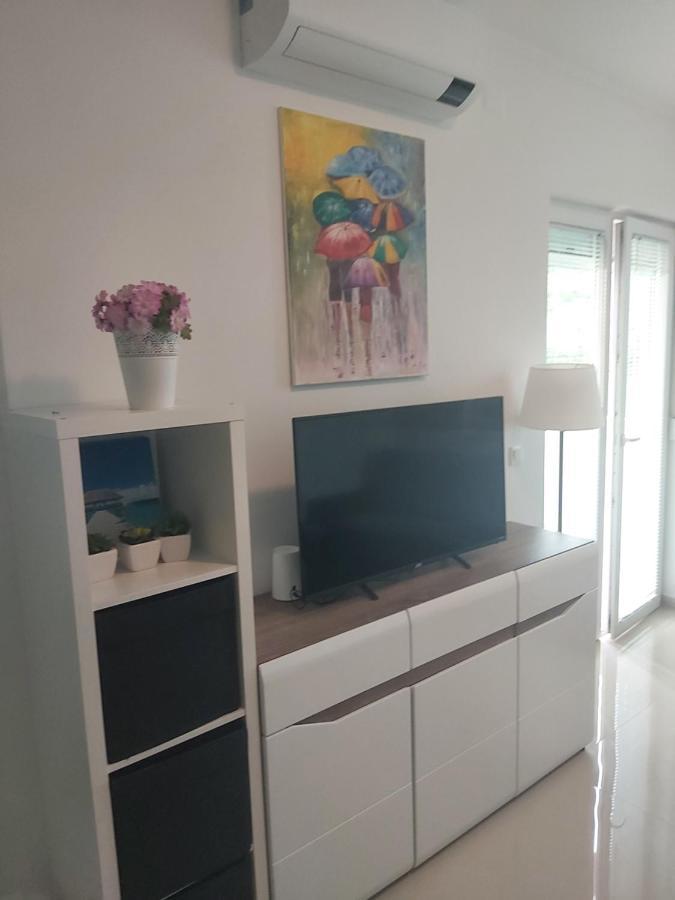 Apartment Adrijana Novalja Eksteriør bilde