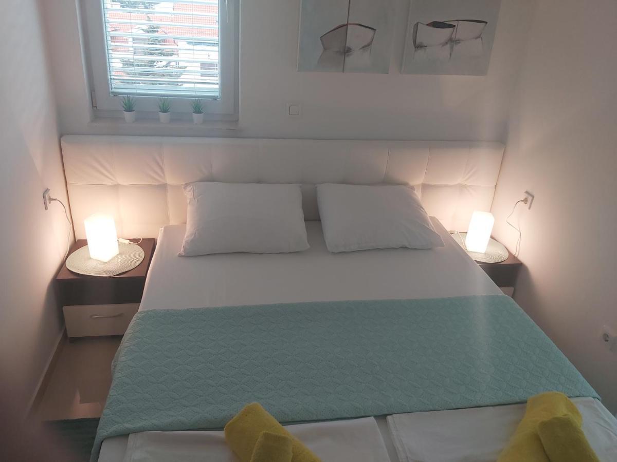 Apartment Adrijana Novalja Eksteriør bilde