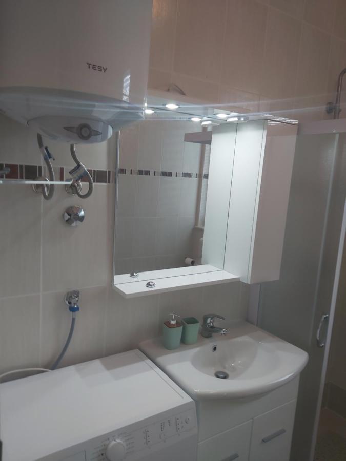 Apartment Adrijana Novalja Eksteriør bilde