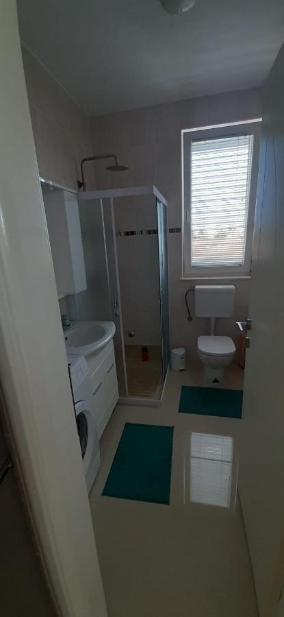 Apartment Adrijana Novalja Eksteriør bilde